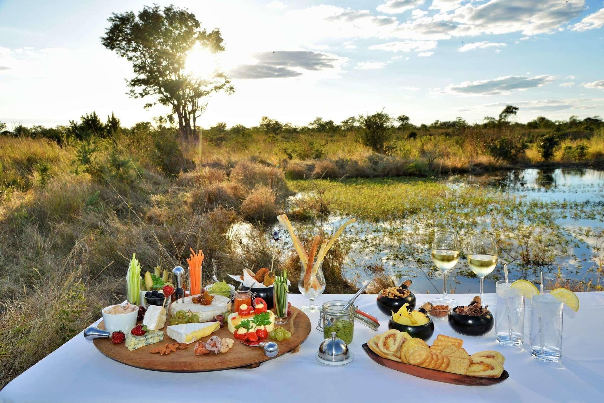 Wildtrack Safaris Eco Lodge Pandamatenga ภายนอก รูปภาพ