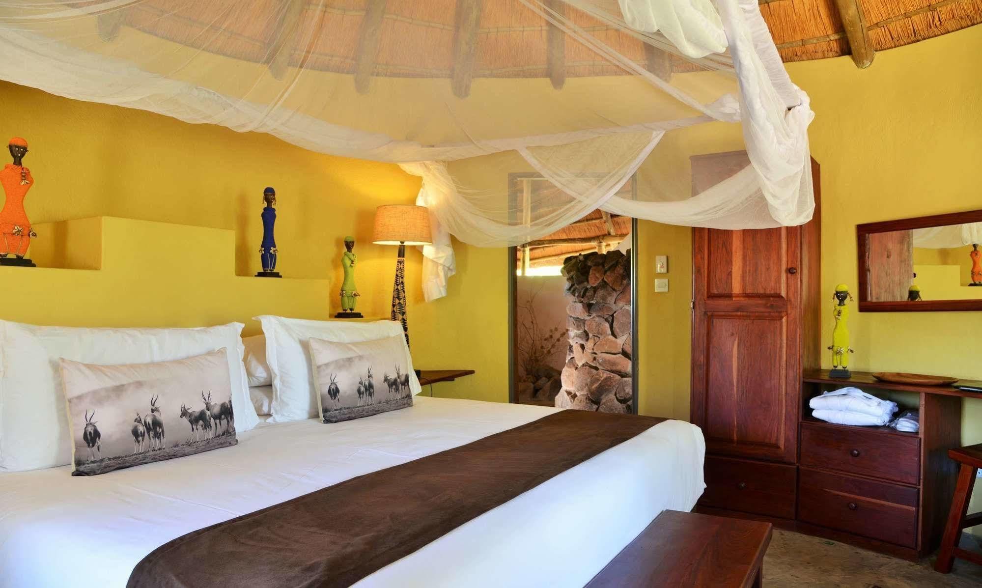 Wildtrack Safaris Eco Lodge Pandamatenga ภายนอก รูปภาพ